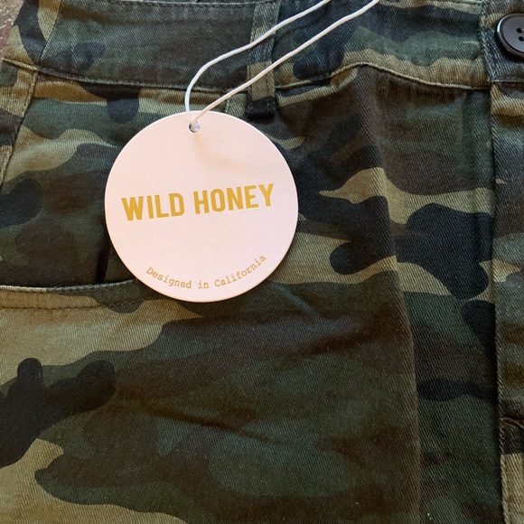 Camo Miniskirt - Picture 3 of 4